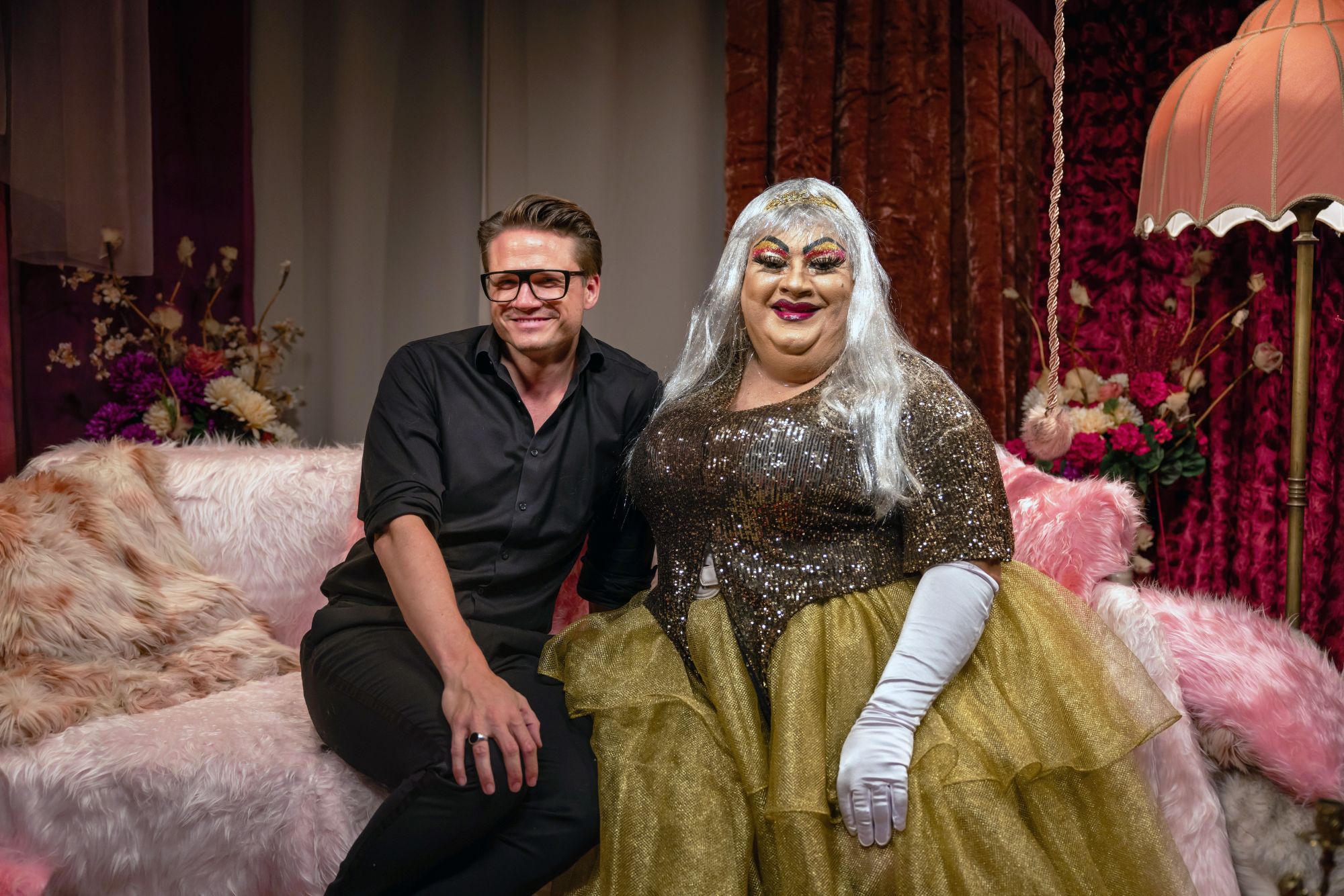 Drag queen talk show Chi Chi na gauči (Chi Chi on the Couch)