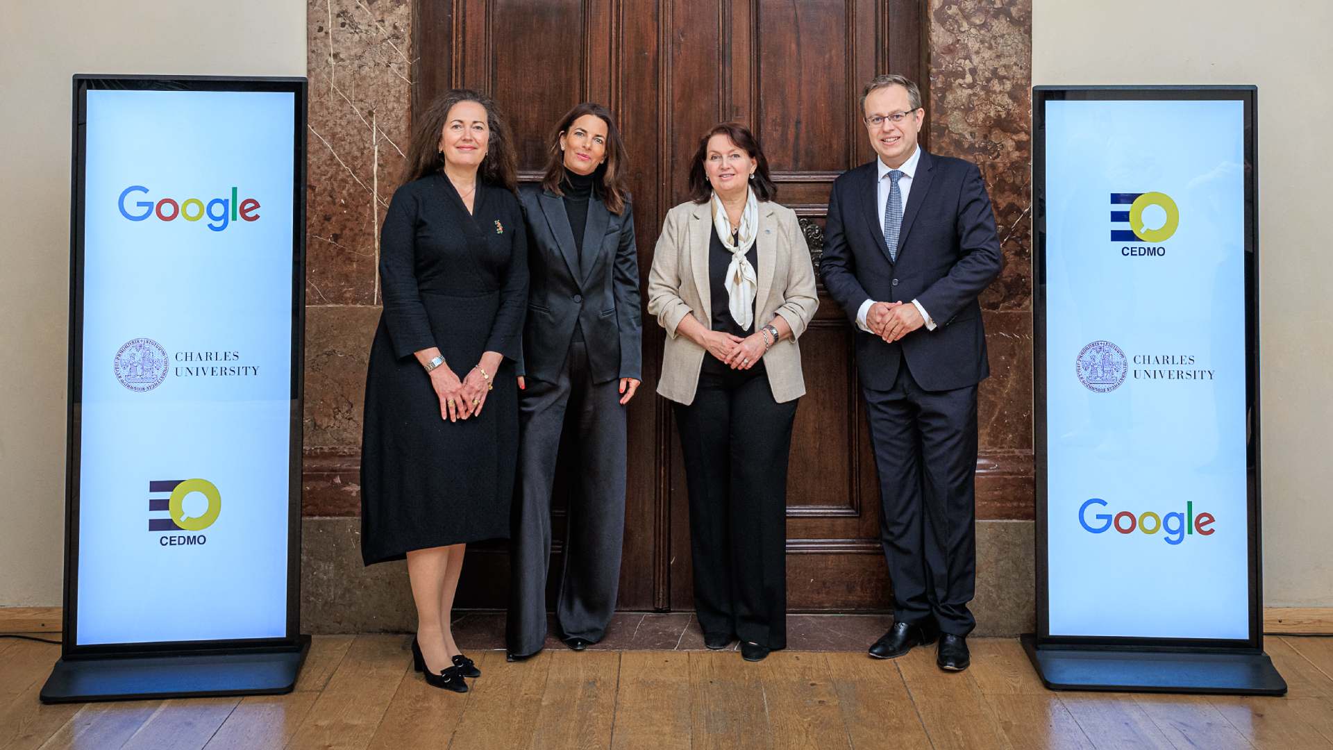 Tania le Moigne, Country Director of Czech and Slovak Google (left), Václav Moravec of CEDMO (right) and colleagues.